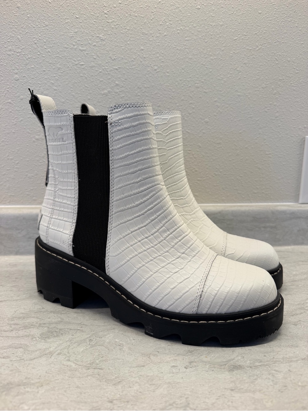 NEW Sorel Women's Chelsea Boots - Size 9.5